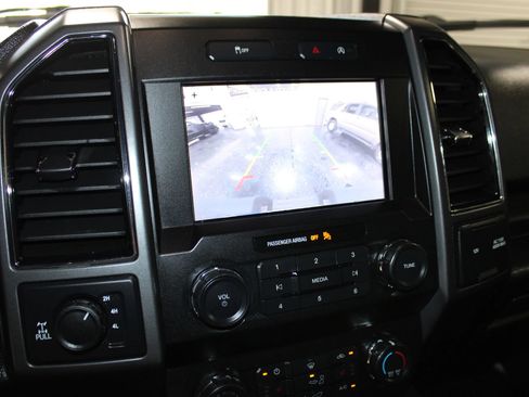 Used 2019 Ford F150 XLT w/ Equipment Group 302A Luxury AWD/4WD image 22