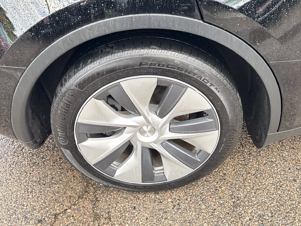 Used 2023 Tesla Model Y Long Range AWD/4WD image 43