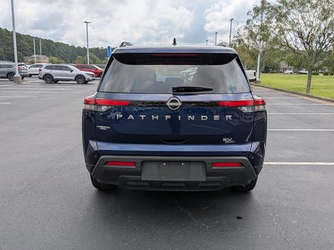 Used 2024 Nissan Pathfinder SV FWD image 4
