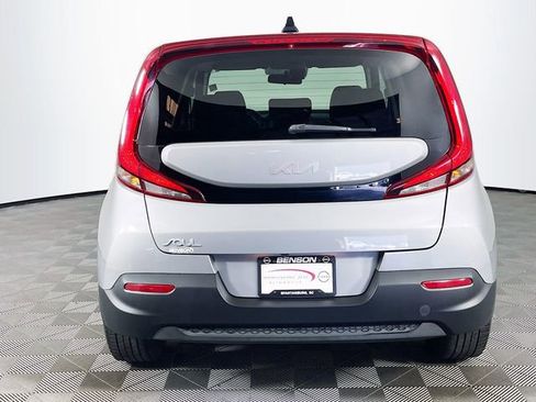 Used 2022 Kia Soul LX w/ Technology Package image 7