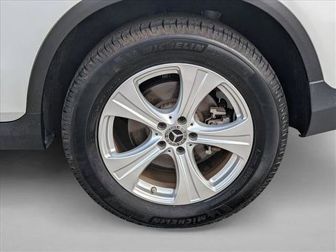Used 2018 Mercedes-Benz GLC 300 4MATIC image 25