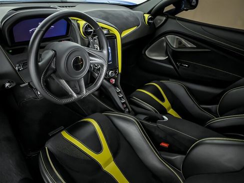 Used 2018 McLaren 720S RWD image 22