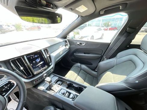 Used 2019 Volvo XC60 T5 R-Design w/ Protection Package Premier FWD image 12
