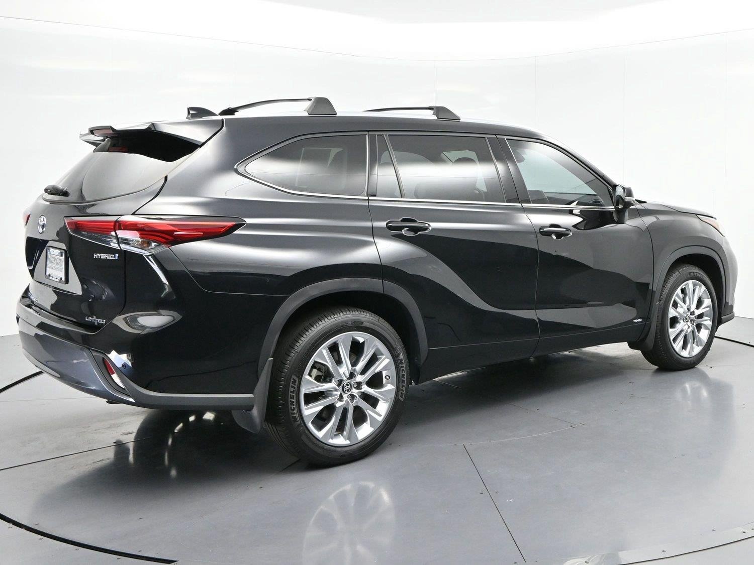 Used 2023 Toyota Highlander Limited AWD/4WD image 7