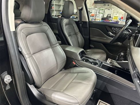 Used 2023 Lincoln Corsair Reserve w/ Equipment Group 201A image 28