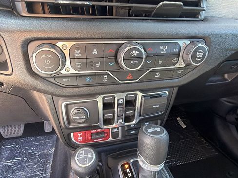 Used 2025 Jeep Wrangler Unlimited Sport S 4xe AWD/4WD image 33