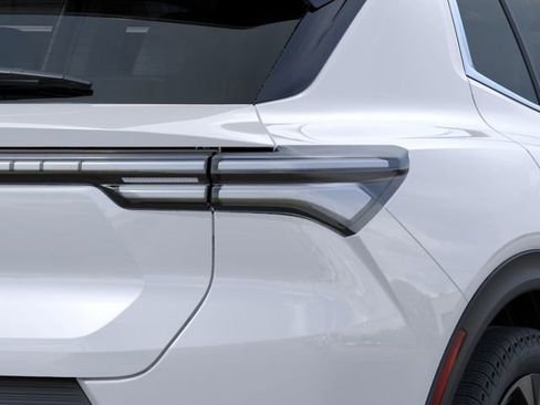 New 2026 Chevrolet Equinox EV LT AWD/4WD image 11