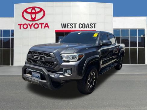 Used 2018 Toyota Tacoma TRD Off-Road RWD image 1