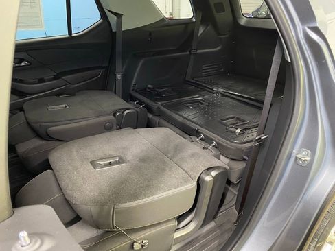 Used 2020 Chevrolet Traverse LT image 37