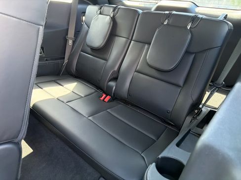 Used 2023 Ford Explorer XLT w/ Equipment Group 202A AWD/4WD image 13