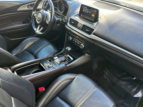 Used 2017 MAZDA MAZDA3 Touring image 17