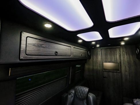 Used 2025 Mercedes-Benz Sprinter 3500 image 75