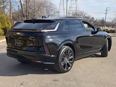 New 2026 Cadillac Lyriq Signature Sport AWD/4WD image 11