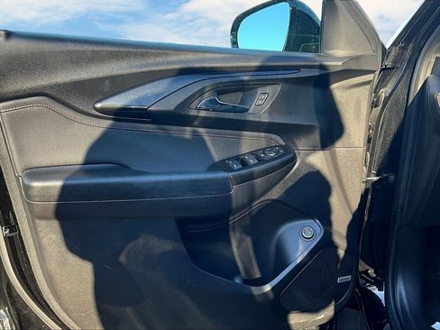 Used 2023 Chevrolet TrailBlazer RS w/ Sun and Liftgate Package image 12
