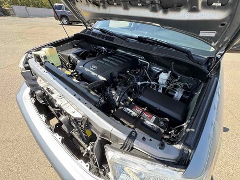 Used 2012 Toyota Sequoia SR5 AWD/4WD image 44