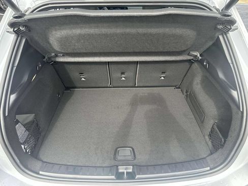 Used 2025 Mercedes-Benz GLA 250 image 9