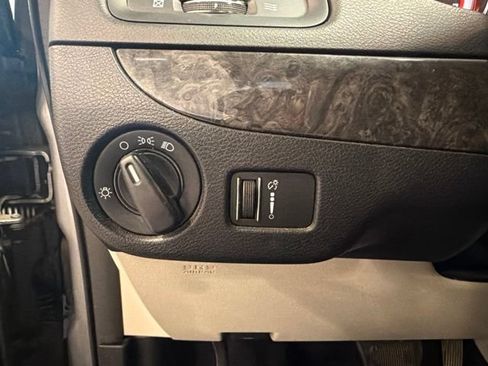 Used 2014 Dodge Grand Caravan American Value Package FWD image 21