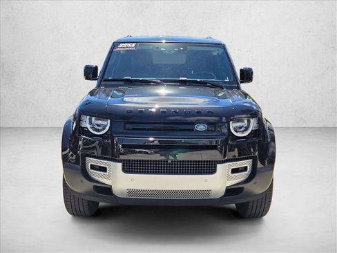 Used 2023 Land Rover Defender 90 S image 2