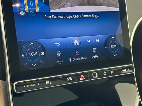 Used 2025 Mercedes-Benz GLC 300 4MATIC image 19