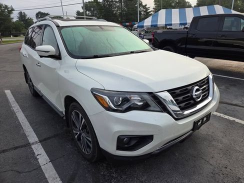 Used 2017 Nissan Pathfinder Platinum AWD/4WD image 3