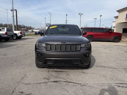 Used 2020 Jeep Grand Cherokee Altitude image 2
