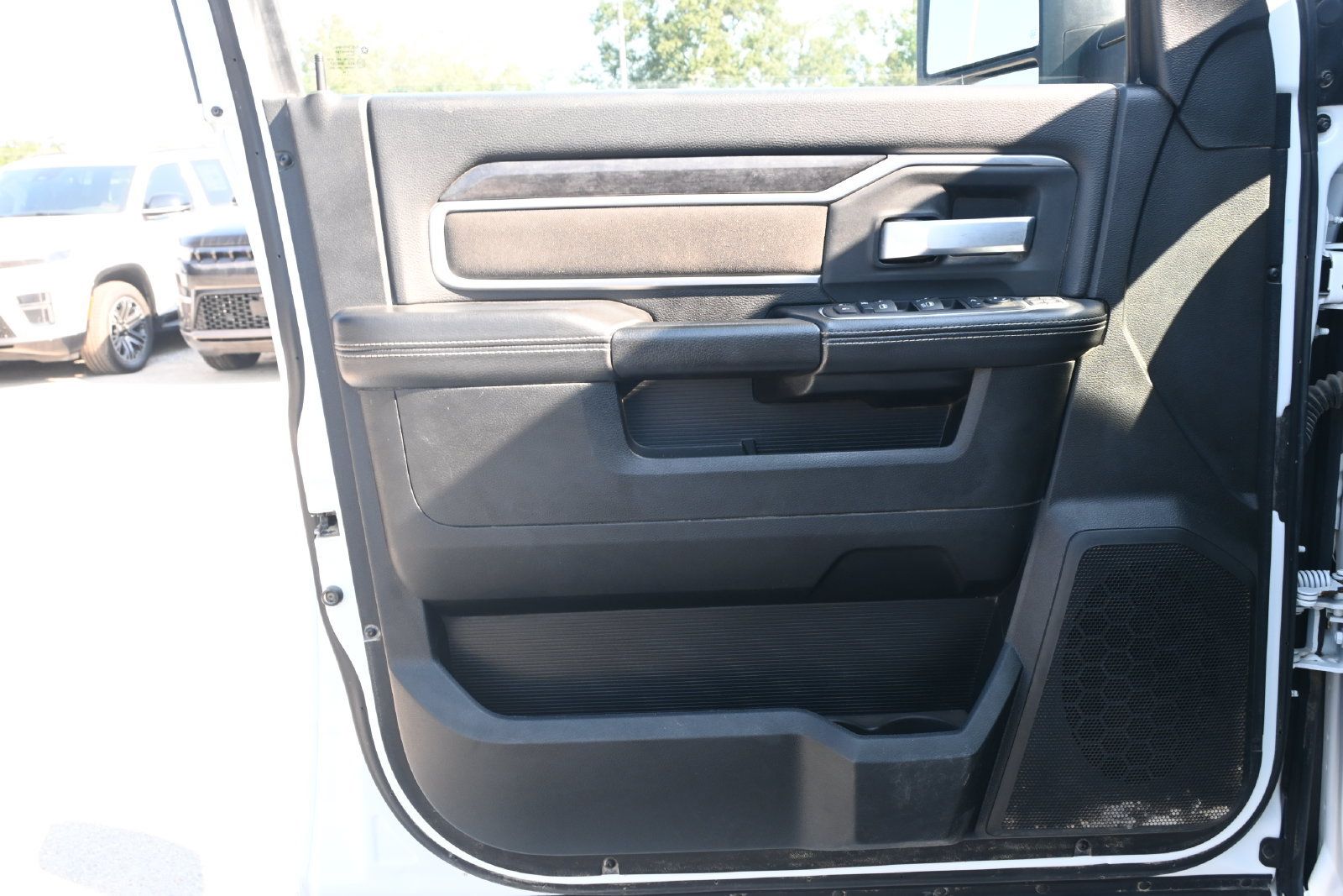 Used 2024 RAM 2500 Big Horn AWD/4WD image 8