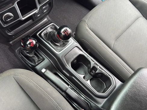 Used 2020 Jeep Wrangler Unlimited Sport AWD/4WD image 17