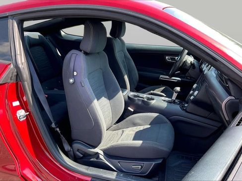 Used 2017 Ford Mustang Coupe RWD image 7