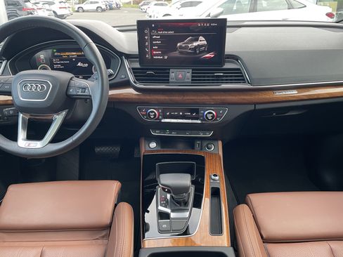 Certified 2024 Audi Q5 e Premium Plus AWD/4WD image 8
