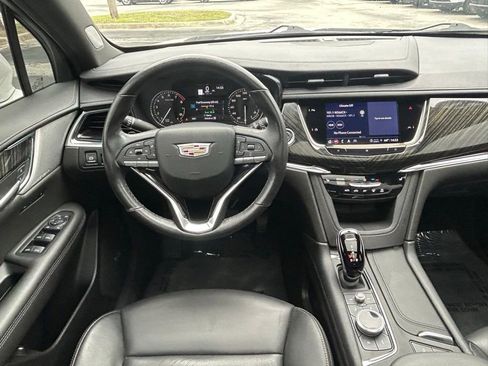 Used 2021 Cadillac XT6 Premium Luxury AWD/4WD image 16