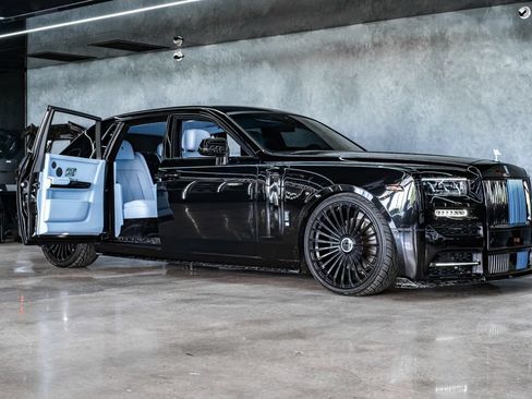 Used 2026 Rolls-Royce Phantom Sedan RWD image 16