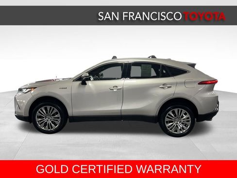 Certified 2021 Toyota Venza XLE image 2