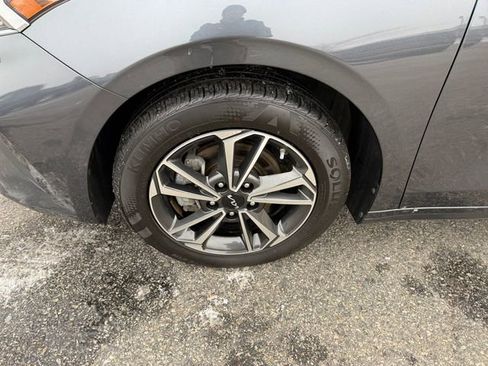 Used 2023 Kia Forte LXS FWD image 19