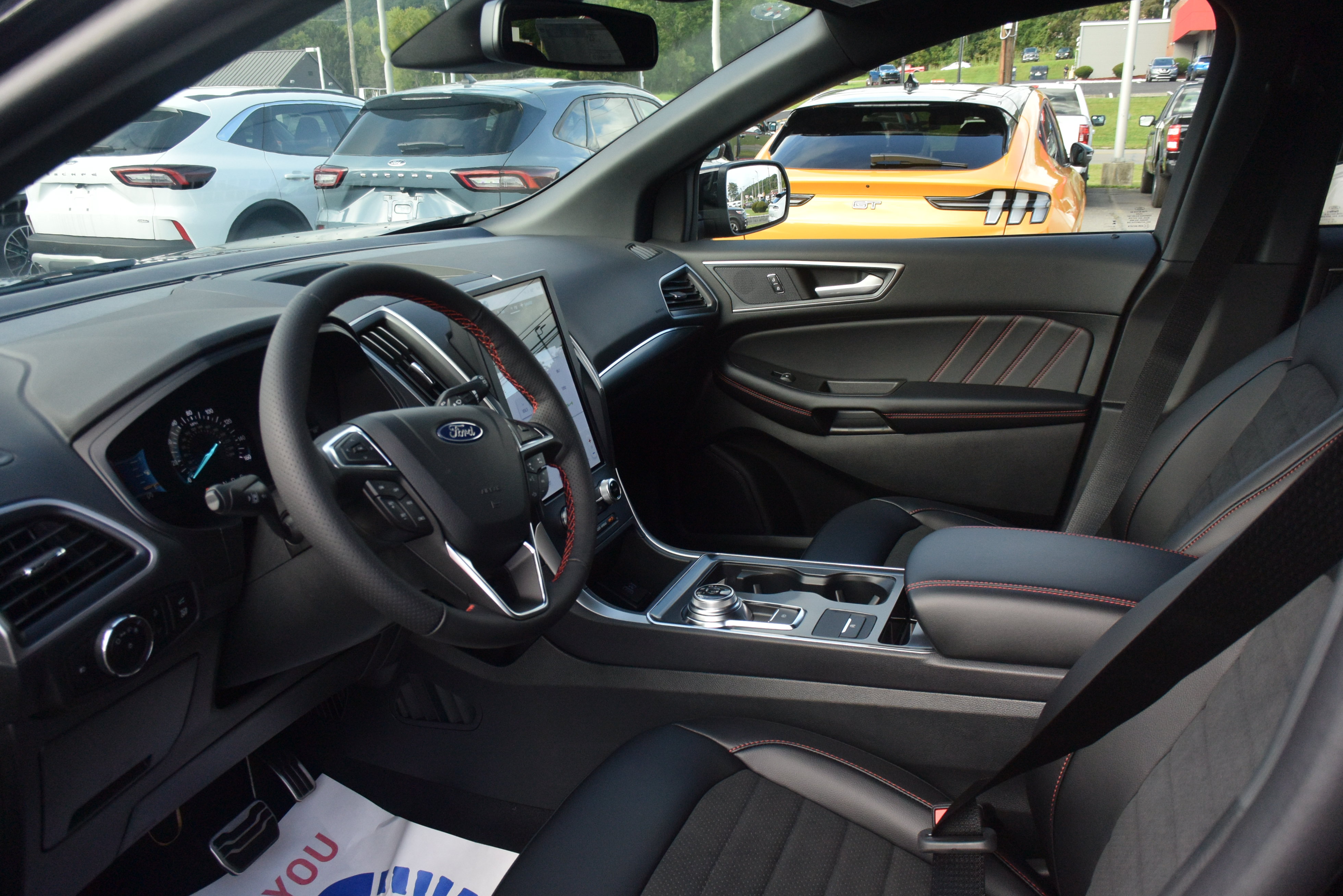 Used 2024 Ford Edge ST-Line AWD/4WD image 12