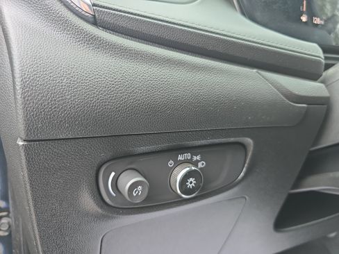 Used 2024 Buick Encore GX Preferred FWD image 18