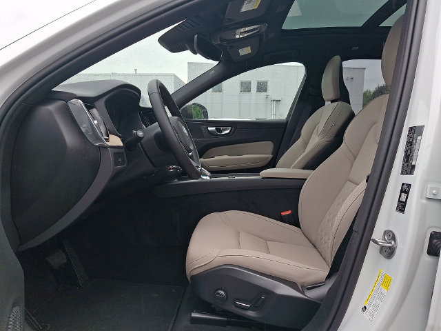 Used 2026 Volvo XC60 B5 Plus AWD/4WD image 15