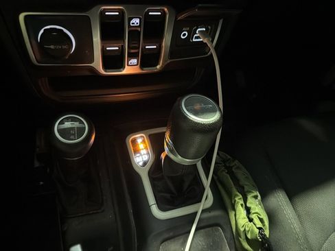 Used 2020 Jeep Gladiator Sport w/ Quick Order Package 24S image 28