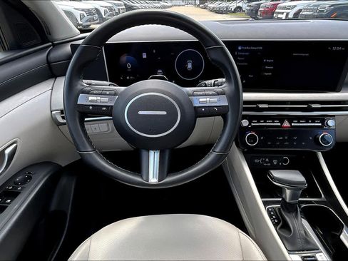 Certified 2025 Hyundai Tucson SEL image 6