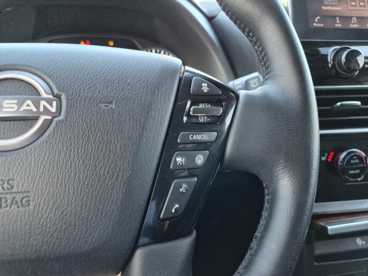 Used 2023 Nissan Armada SL RWD image 23
