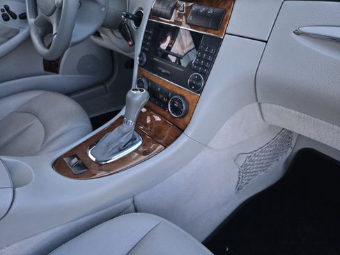 Used 2005 Mercedes-Benz CLK 500 Cabriolet image 44