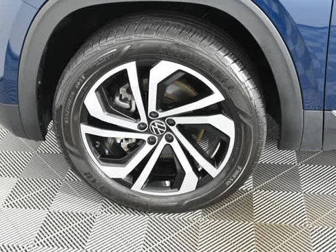 Used 2023 Volkswagen Atlas SEL AWD/4WD image 32