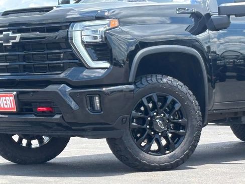 Used 2025 Chevrolet Silverado 2500 LT w/ Trail Boss Package AWD/4WD image 2