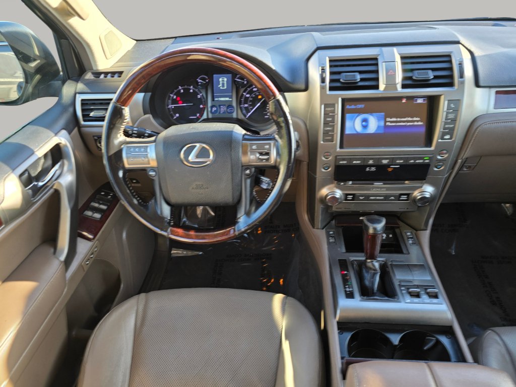 Used 2017 Lexus GX 460 Premium AWD/4WD image 3