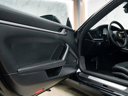 Used 2020 Porsche 911 Carrera 4S image 38