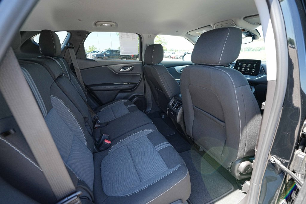 Used 2025 Chevrolet Blazer LT AWD/4WD image 26