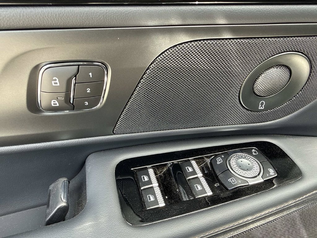 New 2026 Lincoln Nautilus Reserve AWD/4WD image 19