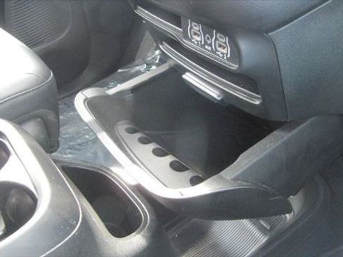 Certified 2025 Chrysler Pacifica Select FWD image 22