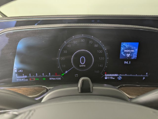 Used 2023 Cadillac Escalade Sport Platinum w/ Heavy-Duty Trailer Package AWD/4WD image 12