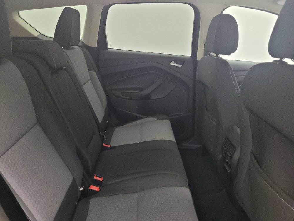 Used 2017 Ford Escape SE w/ SE Cold Weather Package FWD image 19