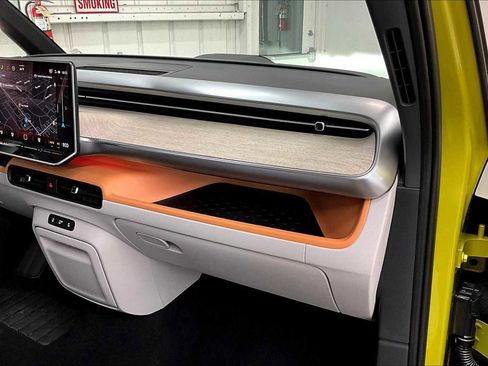 New 2025 Volkswagen ID. Buzz 1st Edition image 27